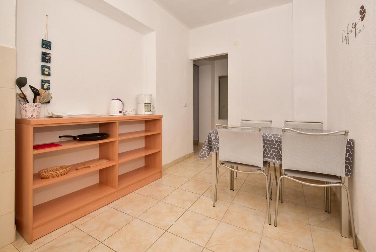 Mate Apartman *